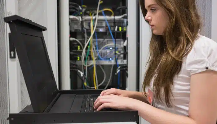 How to Become One of the Women in Information Technology